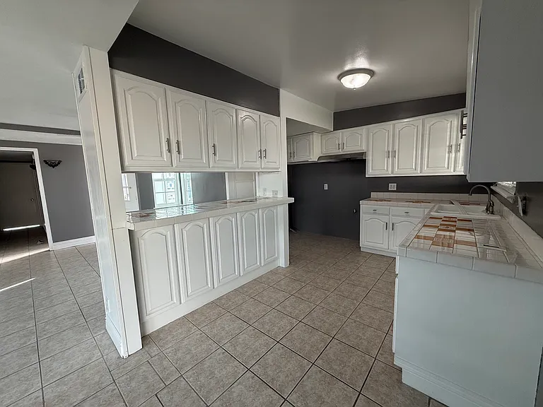 13833 Fairgrove Ave — Photo 10