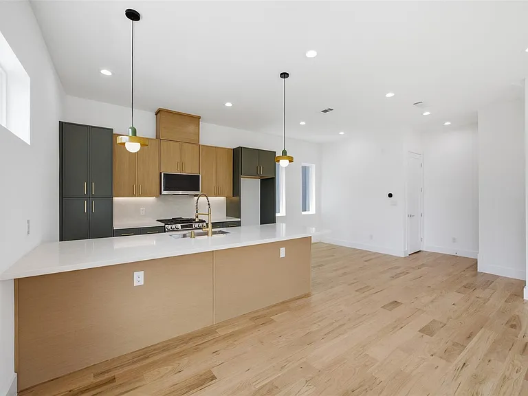 4605 Belmont Ave #2 — Photo 15
