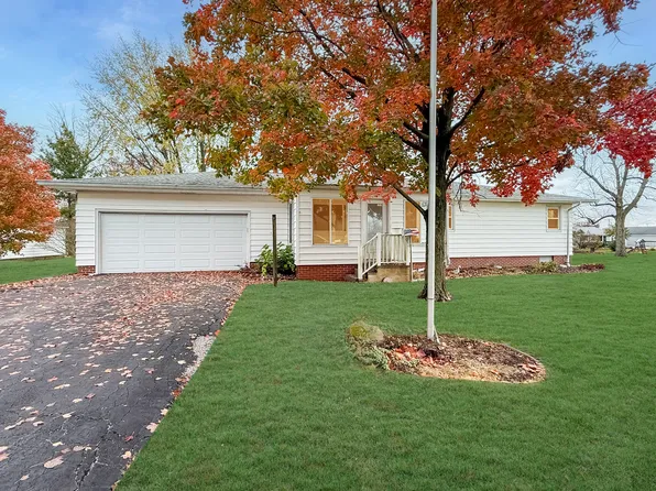 312 N West St, Gifford, IL 61847