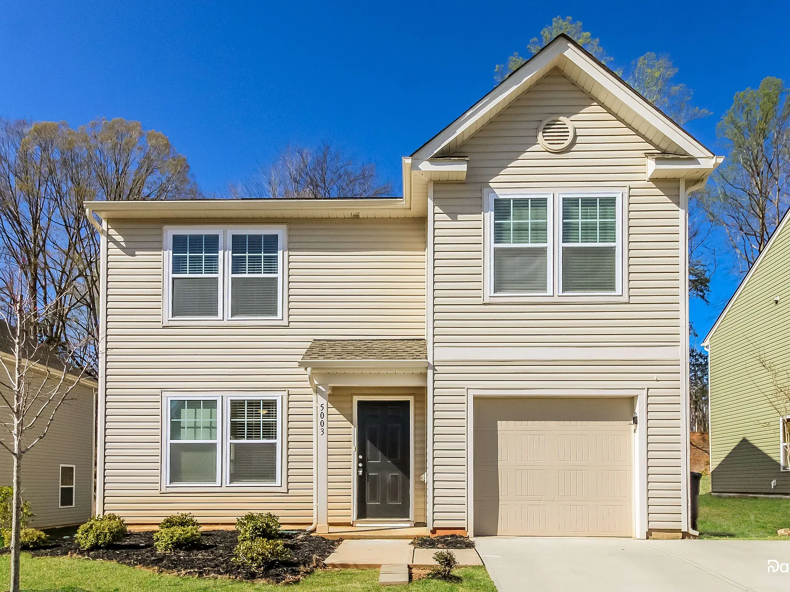 5 bed, 3.0 bath, 2021 sqft, $2,450 — Photo 1