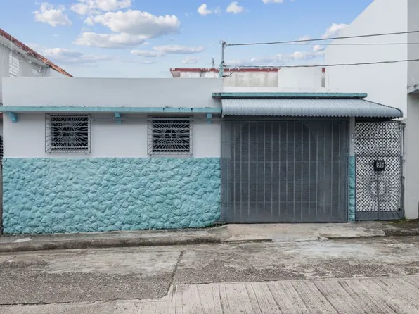 Bo Pueblo 95 Calle Padial, Manati, PR 00674