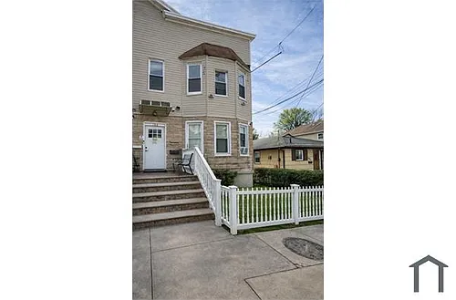 186 Corson Ave #2 Photo 1