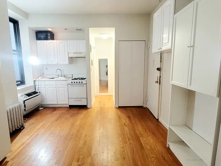 11 E 32nd St #4D — Photo 1