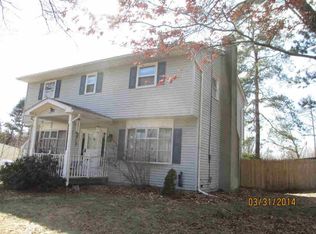 383 Smith Rd, Hyde Park, NY 12538
