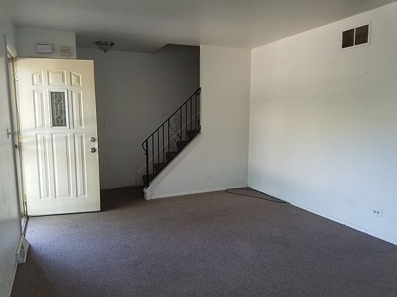 2nd image of 3083 Saint Ives Ln