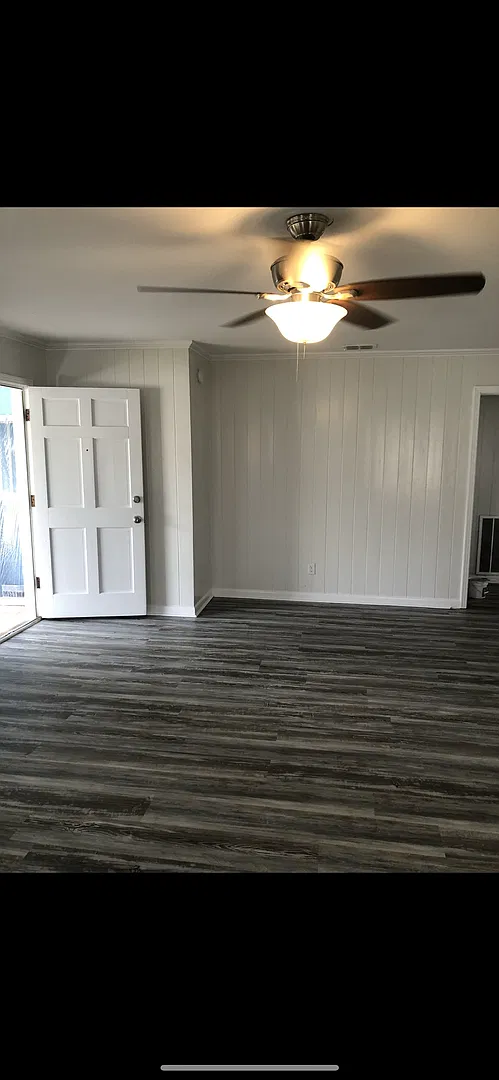 Cozy 3 bedroom in Downtown Funston — Photo 3