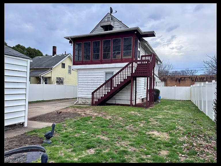 1211 California Ave #B — Photo 2