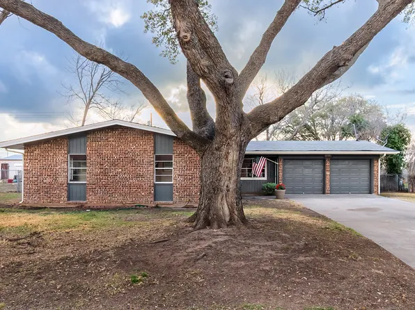 2016 S China St, Brady, TX 76825