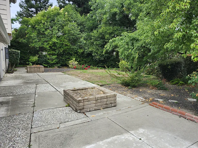 141 Meese Ct — Photo 31