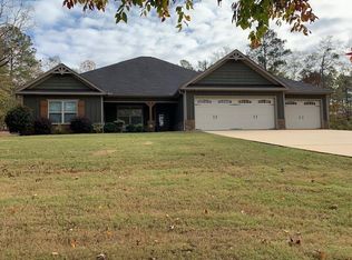 305 Autumn Way, Opelika, AL 36804