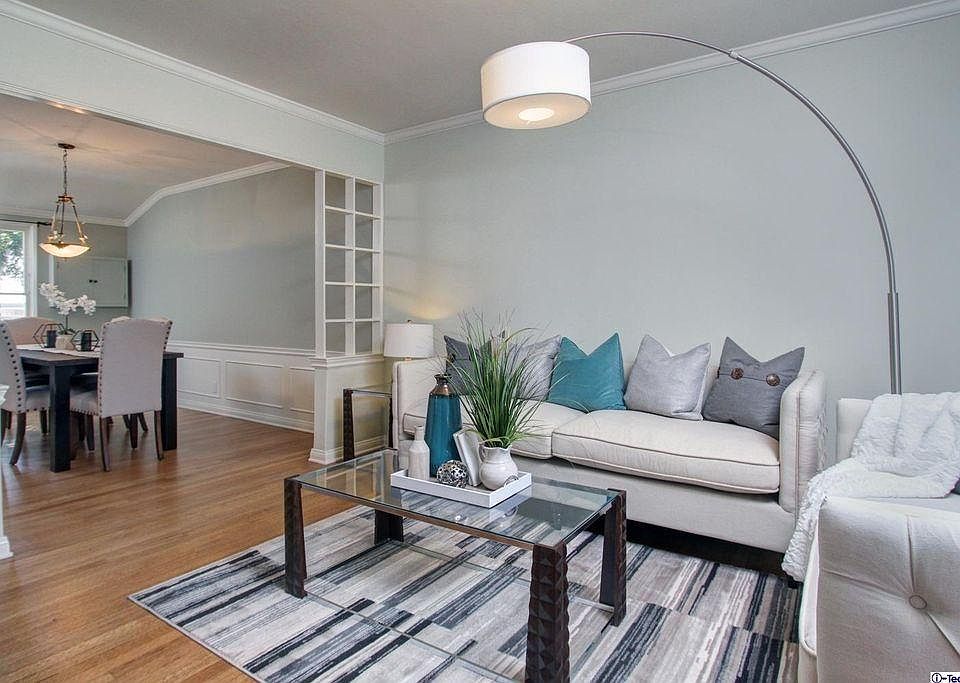 Living room.