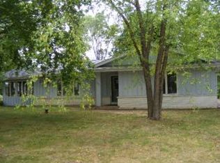 5771 Saint Ives Rd, Oshkosh, WI 54904