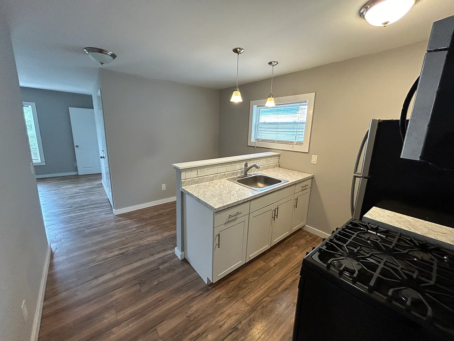 2 bed, 900 sqft, $1,500 — Photo 2