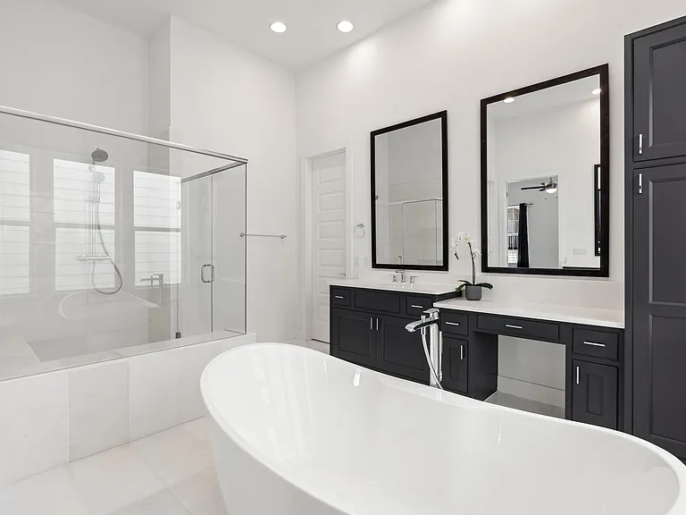 4503 Grassland Dr — Photo 17