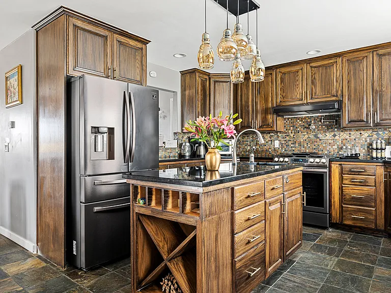 Fully Equipped Kitchen - 1st floor