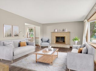 8949 Rosewood Ln N, Maple Grove, MN 55369