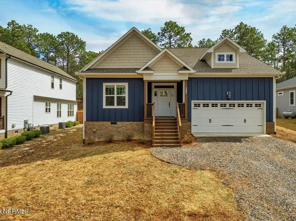 585 Clark Street, Southern Pines, NC 28387
