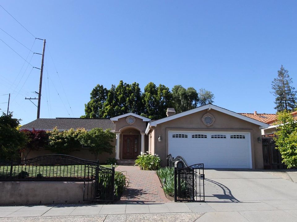1st image of 21506 Monrovia St
