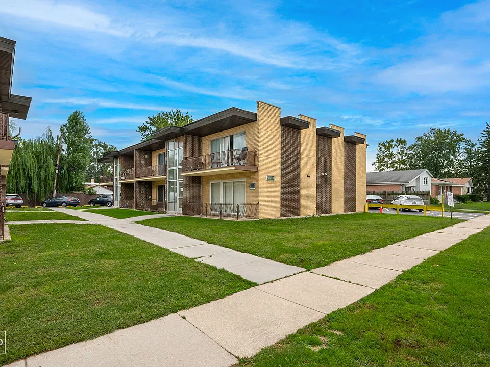 9533 Mansfield Ave #1