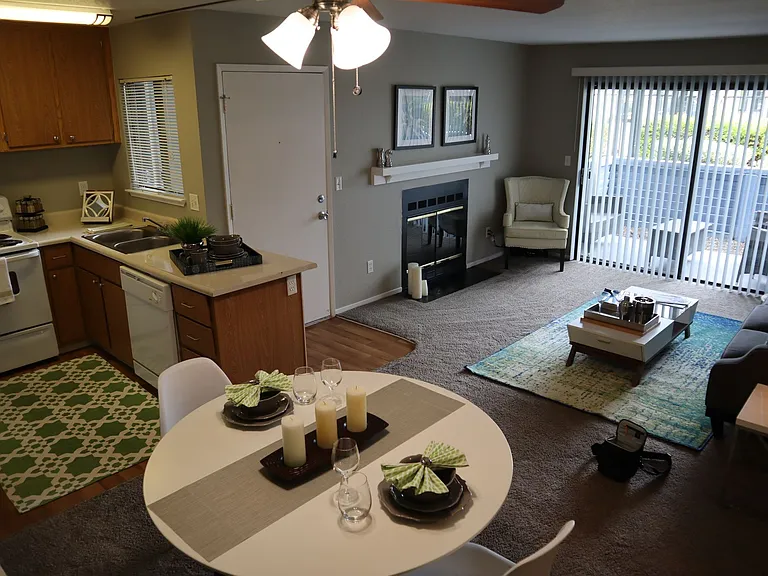 Mosaic Apartments — Photo 8