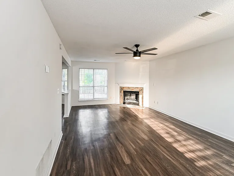 7159 Creekside Dr — Photo 5