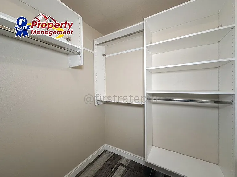 10042 W Garverdale Ln #201 — Photo 15