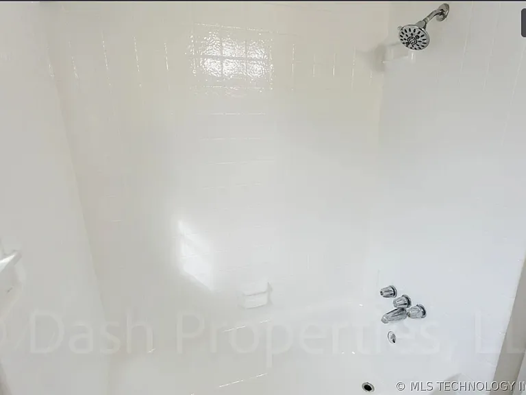 3724 S Knoxville Ave — Photo 13
