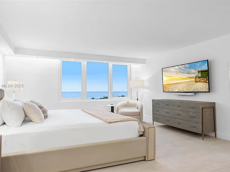 2301 Collins Ave #641 — Photo 27