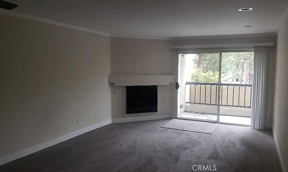 2nd image of 5540 Owensmouth Ave APT 216