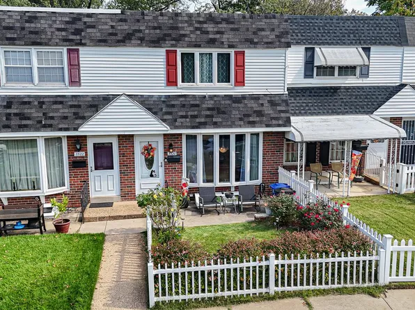3520 Churchill Ln, Philadelphia, PA 19114