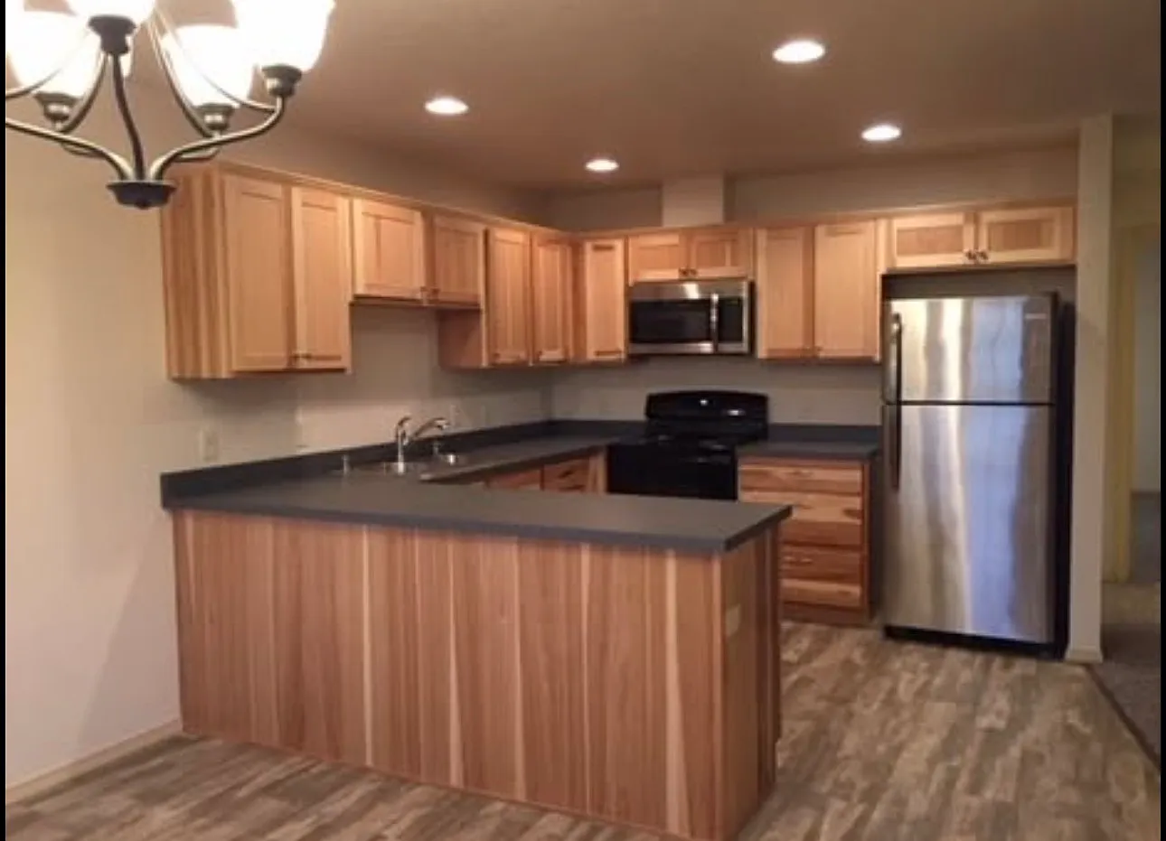 3 bed, 1600 sqft, $2,300 — Photo 2