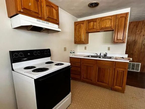3rd image of 1226 W Freeman St #9