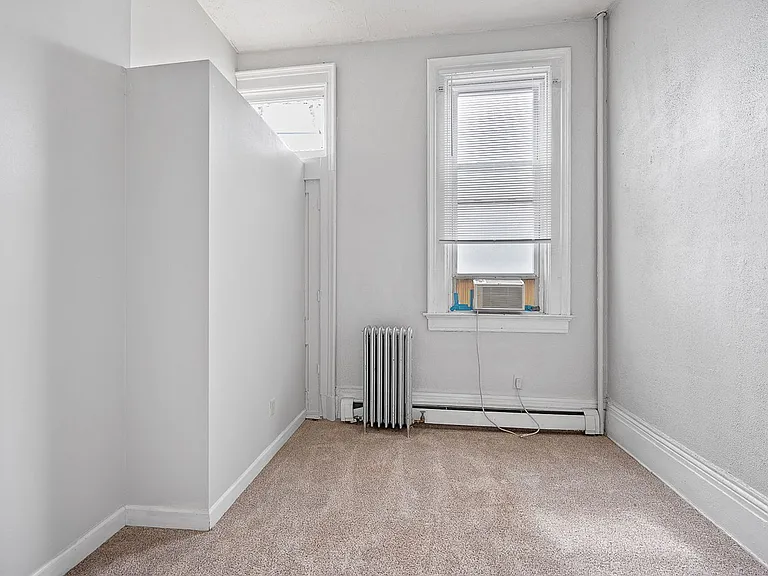 2419 Vine St #1 — Photo 11