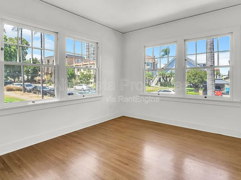 301 Brookes Ave — Photo 23