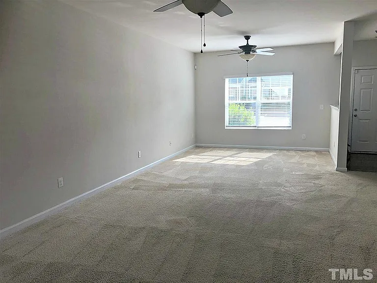 1304 Cozart St #310 — Photo 4