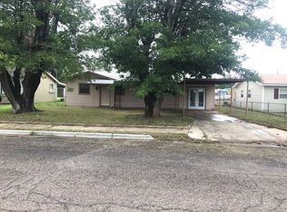 402 NW 5th St, Andrews, TX 79714