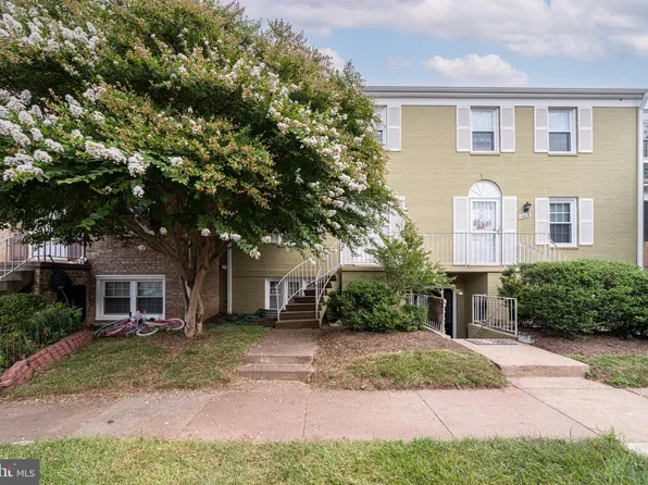 14428 Turin Ln, Centreville, VA 20121