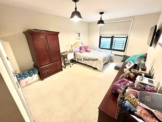 Sold by Winzone Realty Inc | media 34