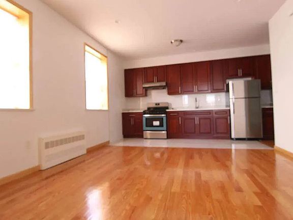 5th image of 1736 Dahill Rd #2