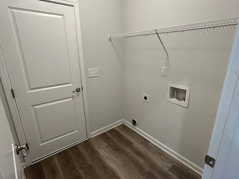 219 Oakwood Dr — Photo 8
