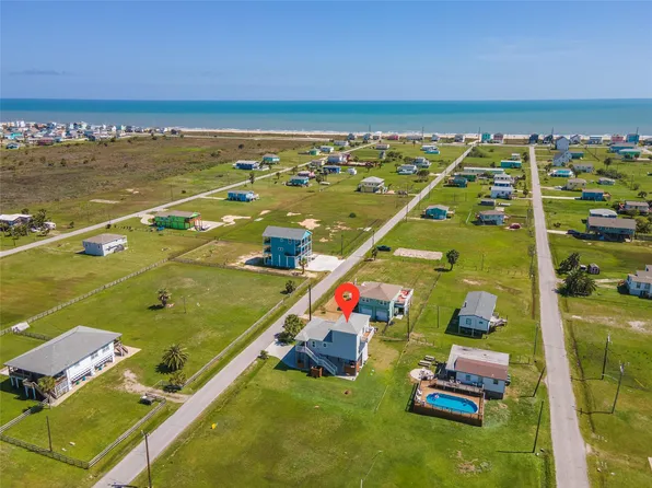 3920 2nd St, Galveston, TX 77554