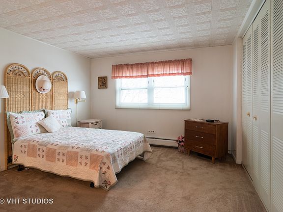 5th image of 6126 S Kensington Ave #206