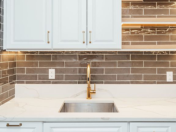4th image of 115 Stanwix St #4018