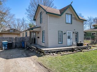 217 College St, Holly, MI 48442