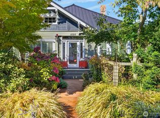 1520 8th St, Anacortes, WA 98221