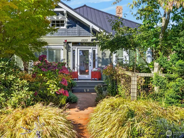 1520 8th Street, Anacortes, WA 98221