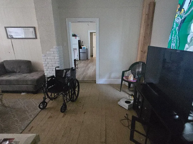 131 London Ave — Photo 9