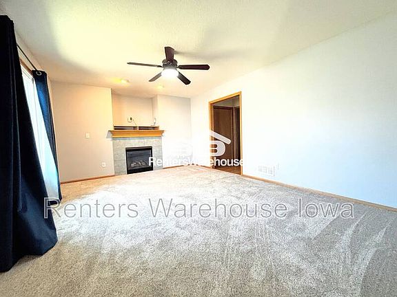 4th image of 330 NE Cardinal Ln