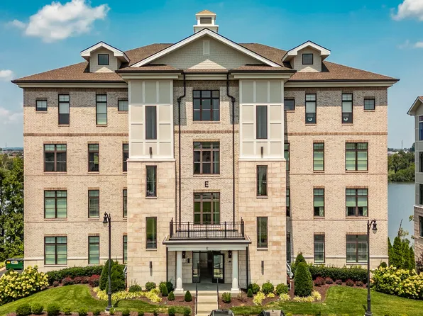 1024 Club View Dr Unit E203, Gallatin, TN 37066