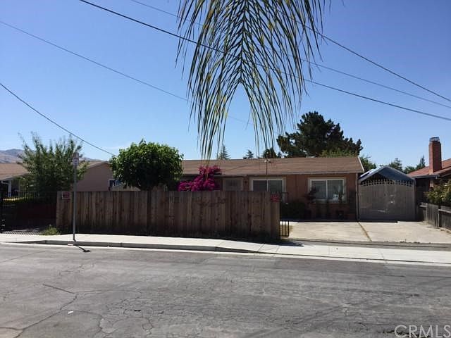 1st image of 3012 E Hills Dr